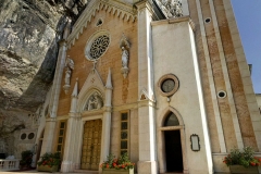 santuario-madonna-della-corona-spiazzi-0001