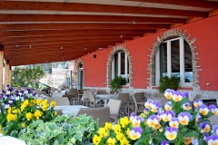 restaurant-gardalake-right-to-the-lake-with-pier-and-buoys-0013