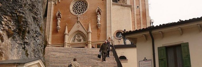 santuario-madonna-della-corona-spiazzi - Hotel Menapace